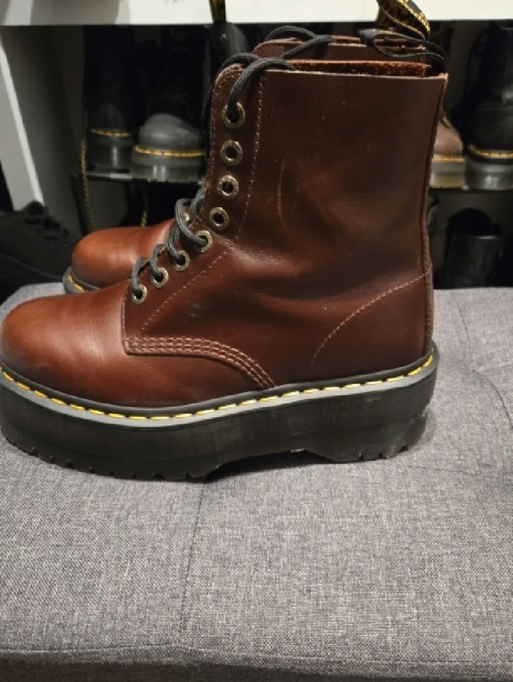 Dr. Martens Brown 1460 Pascal MAX - Picture 2 of 5